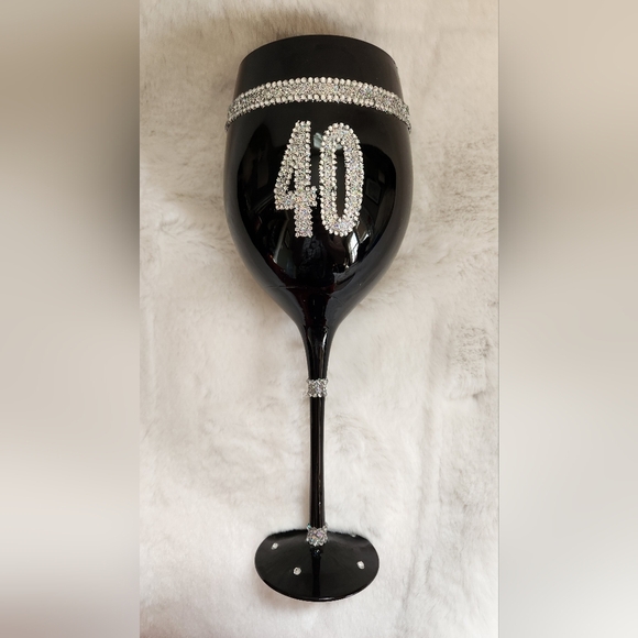 Hand painted wine glass with "40" beautiful Crystal encrusted - new in box - Picture 10 of 15